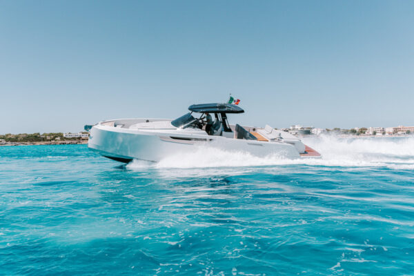 Cayman Yachts 40 - Imagen 2