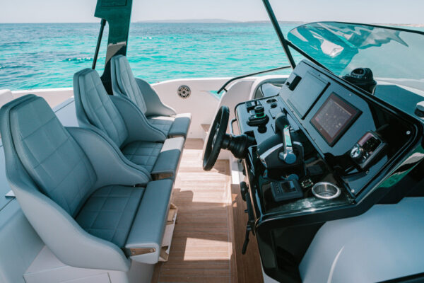 Cayman Yachts 40 - Imagen 3