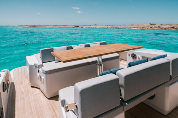 Cayman Yachts 40 - Imagen 5