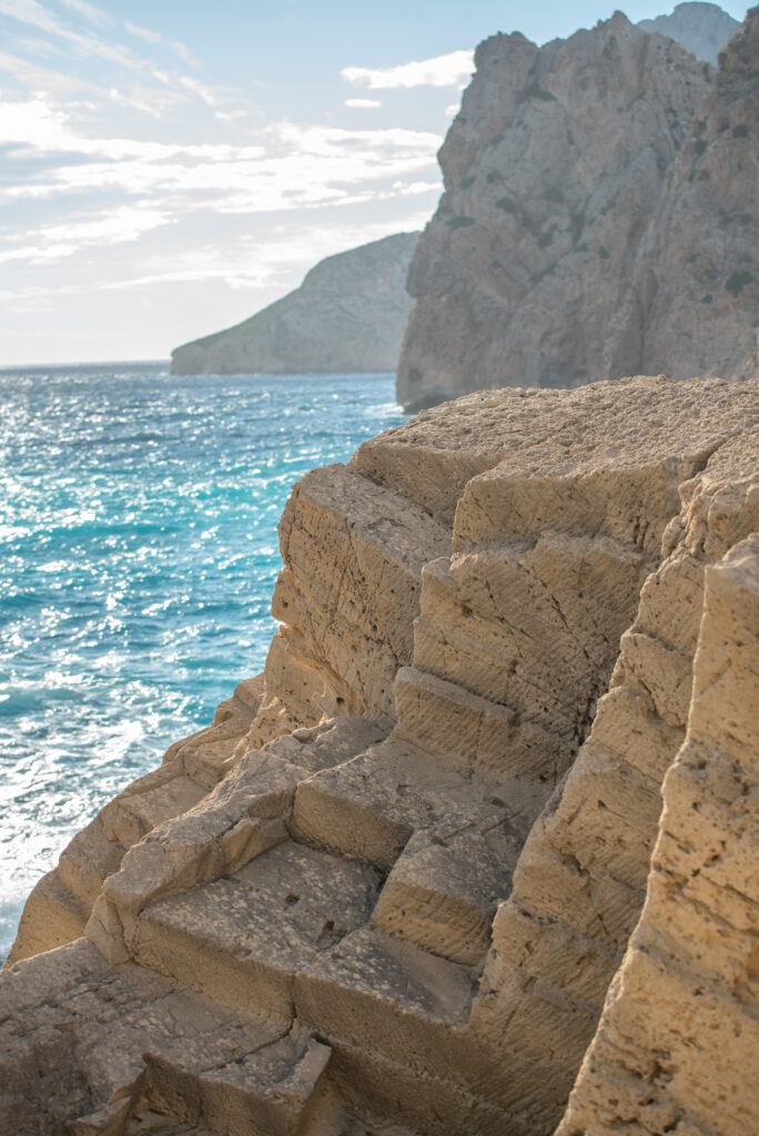 Ruta en yate por los islotes mágicos de Ibiza